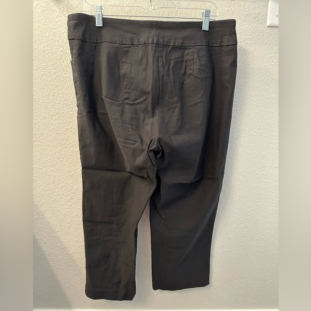 Black crop trousers - Picture 2 of 3